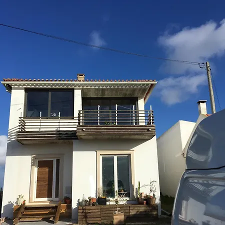 Early Afternoon Surf Club Hostel Ferrel (Leiria)